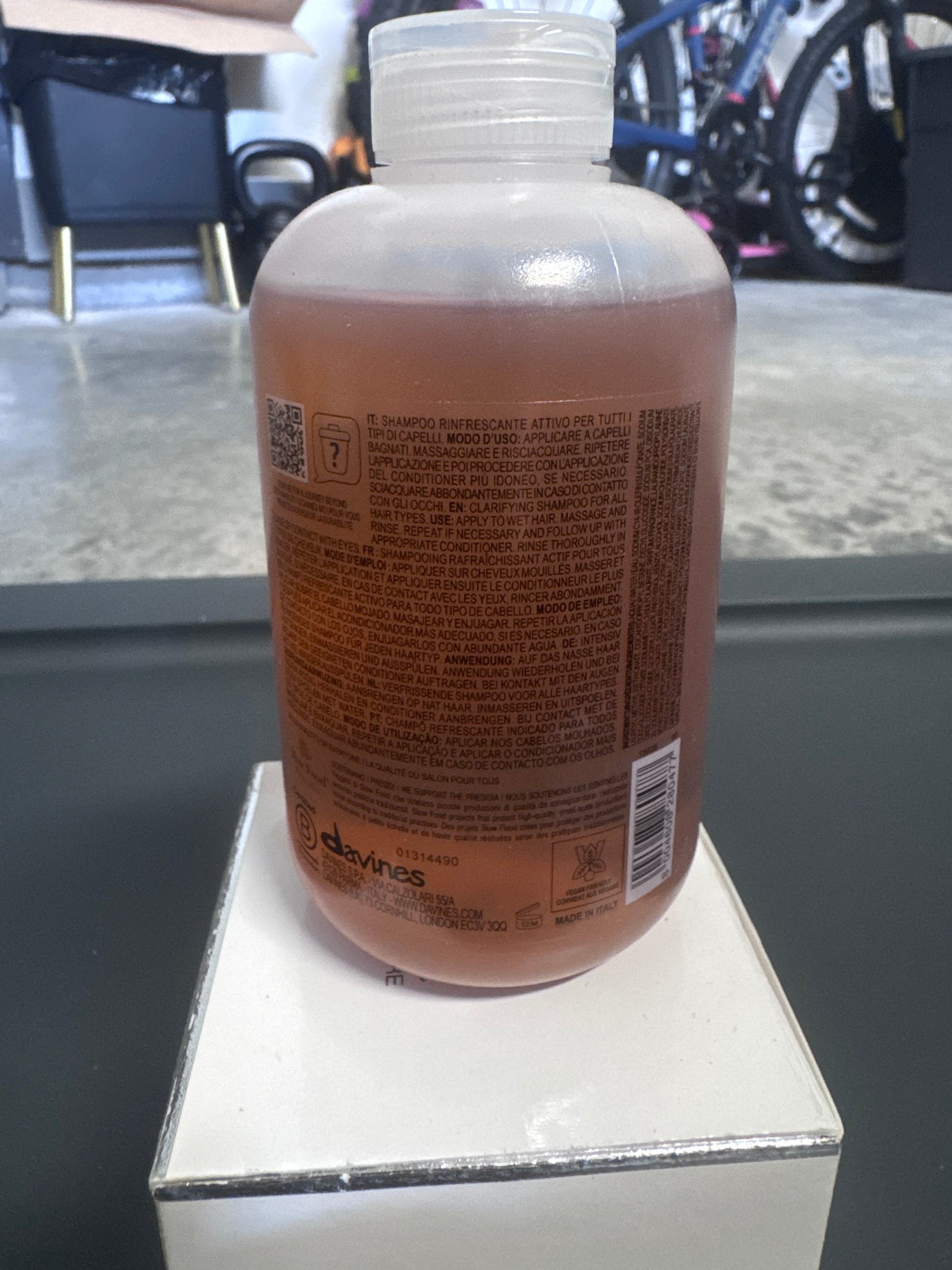 Davines SOLU Shampoo back